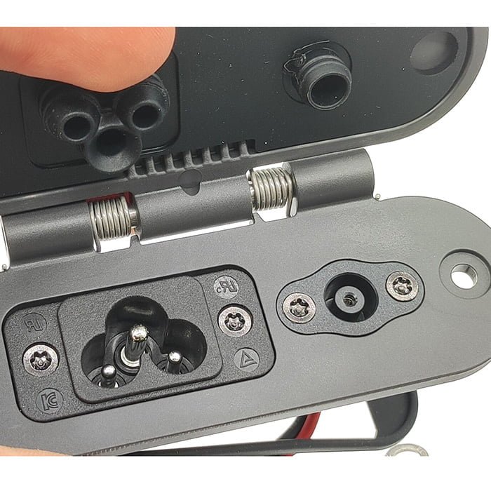 Puerto de carga Max G30