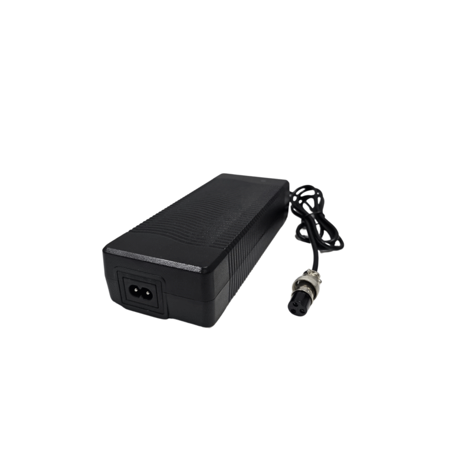 Cargador 60V (Salida 67,2V)2A conector GX16 [Tai-Zo]