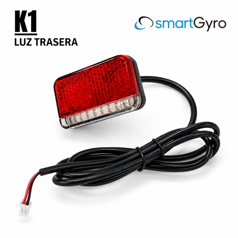 Luz trasera para Smartgyro K1 con lente roja, franja transparente y cable con conector blanco.